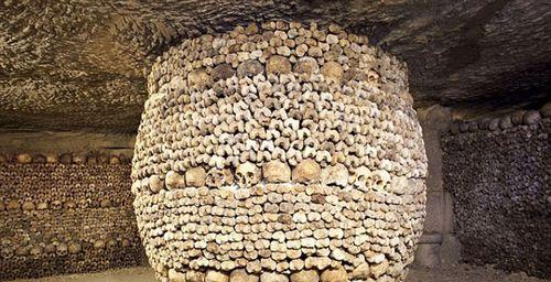 探秘“最强蜗牛”展示的巴黎地下墓穴（精彩呈现的地下文物，带你穿越时光隧道）